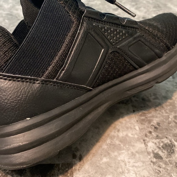 Puma Enzo Varsity Softride Running Shoes - Size 8 - Picture 6 of 11